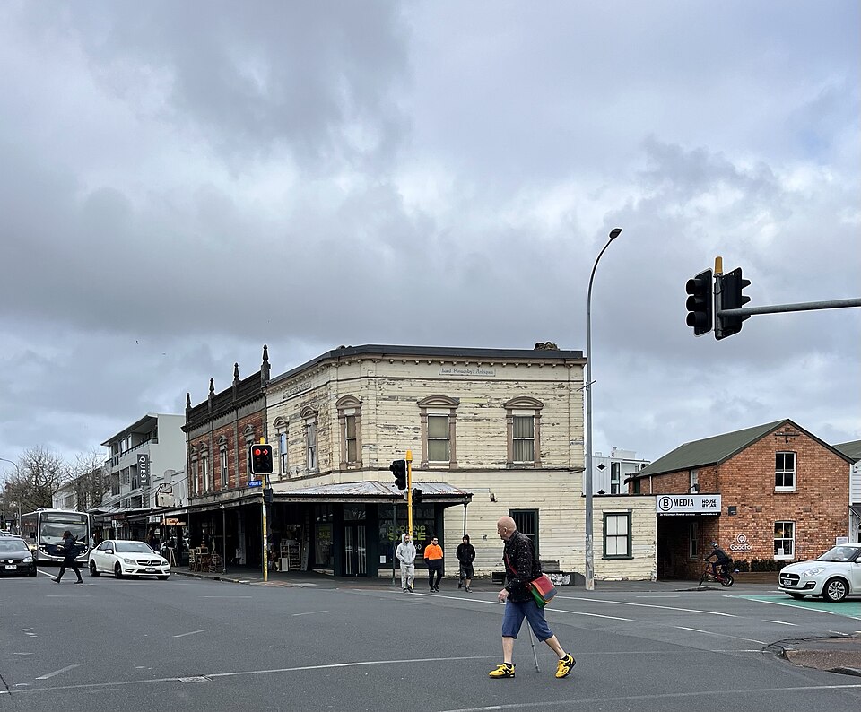 Ponsonby Road streetscape